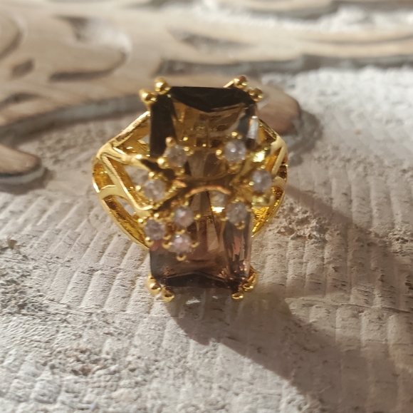 Ring - Picture 2 of 6